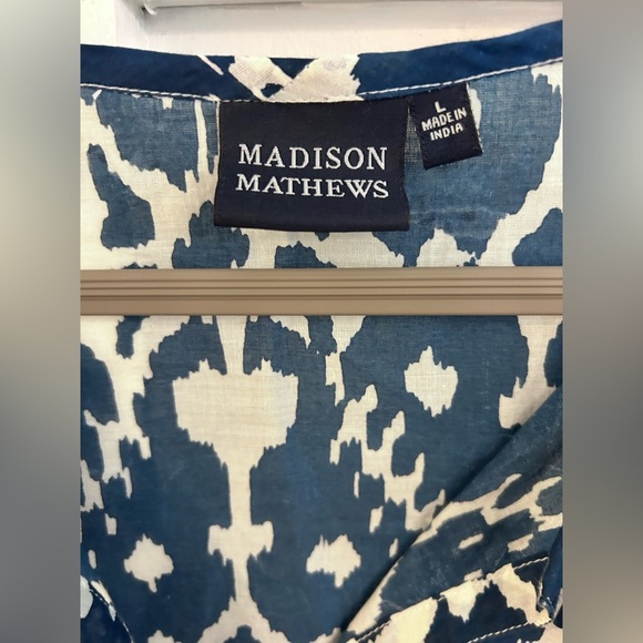 Madison Matthew’sv neck  Ikat Tunic - Picture 2 of 6